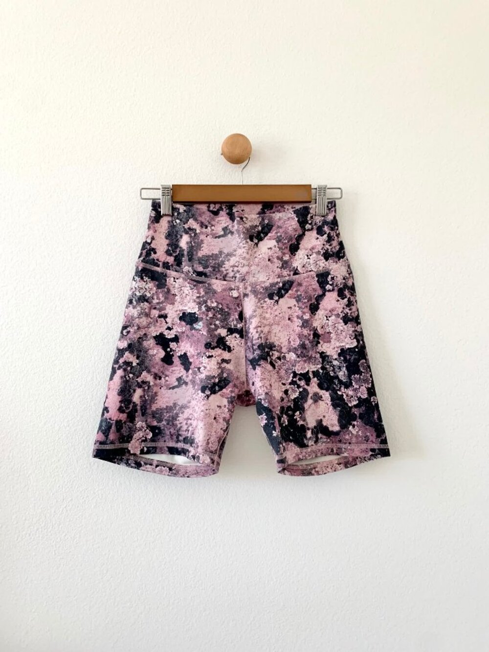 Adidas Purple Mauve Carbon Marble Yoga Studio High Rise Biker Shorts Medium